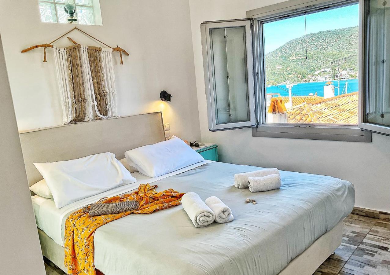 Gigi Rooms Poros Town Exterior photo